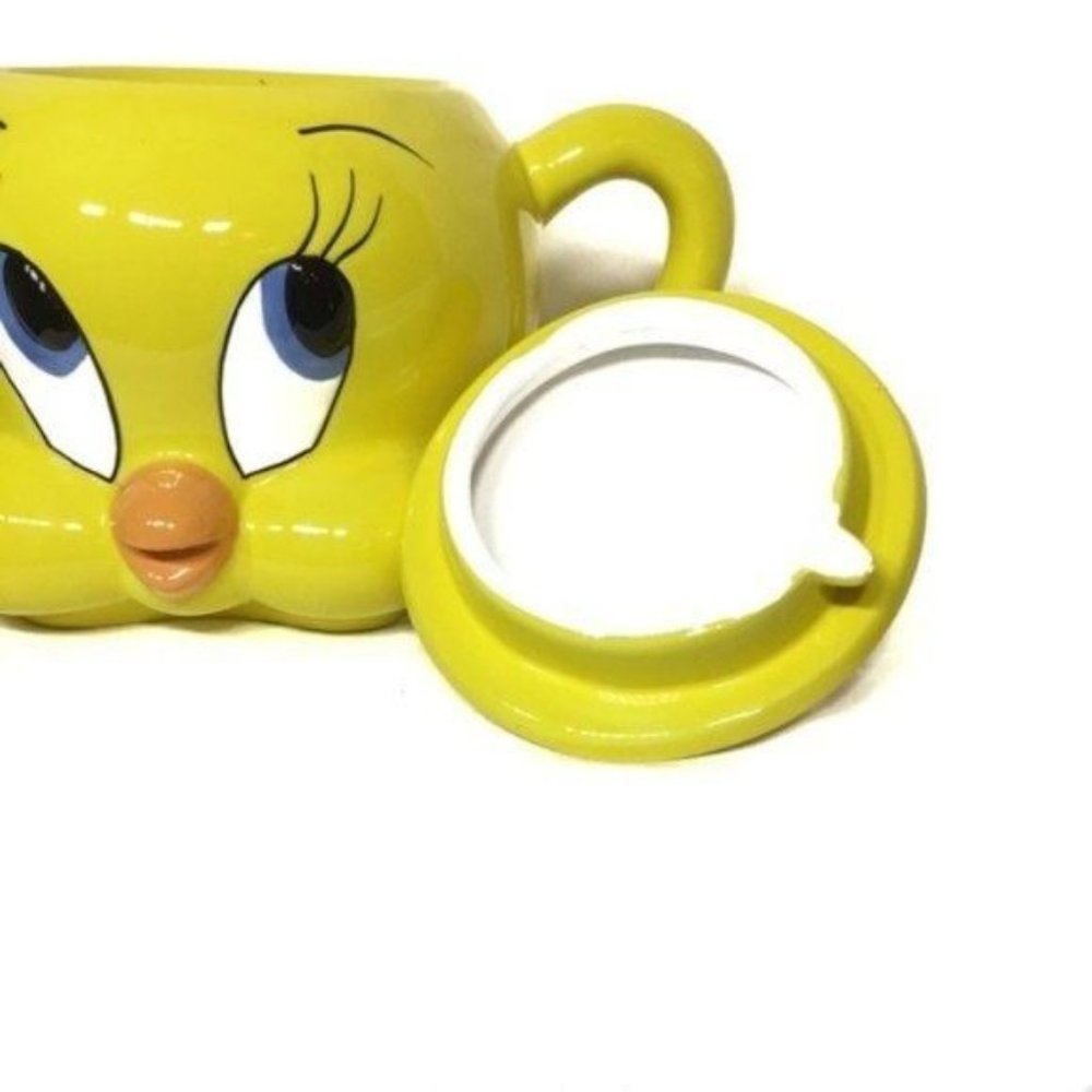 Yellow TWEETY BIRD 1997 TEA POT WARNER BROTHERS VINTAGE With Lid and Box 6"Tall - Picture 4 of 8